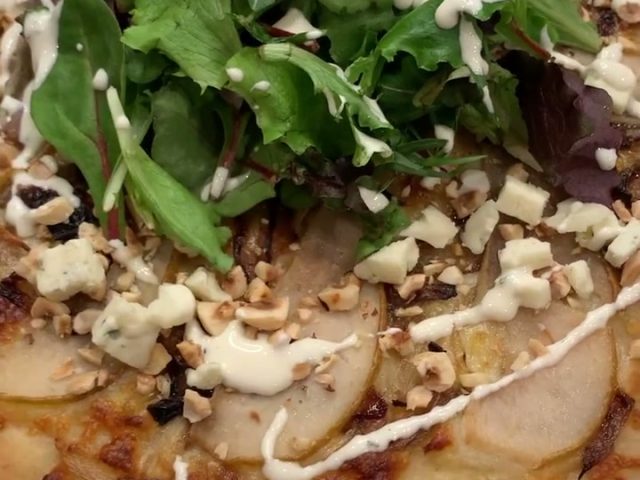 caramelized onion + pear + cambozola pizza