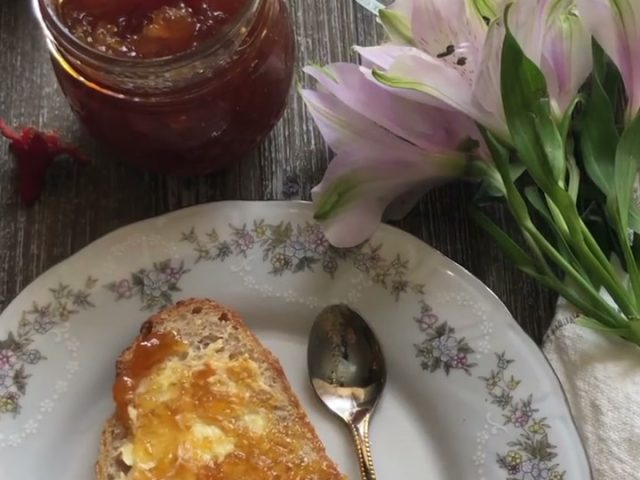 homemade pineapple jam