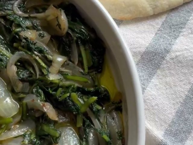 sautéed dandelion ~ هندبة