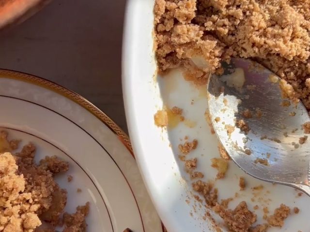 APPLE CRUMBLE