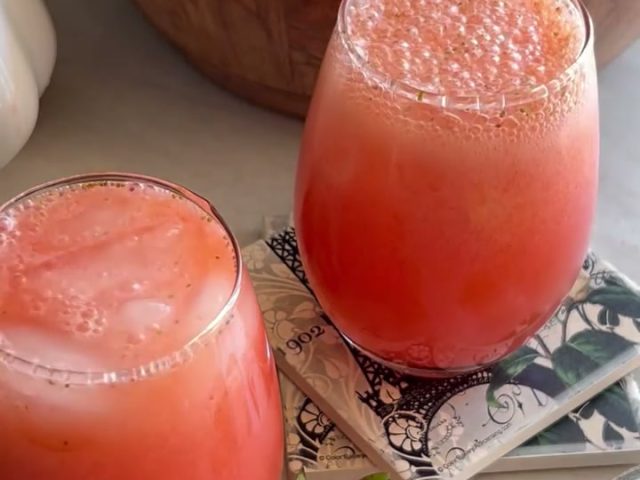 strawberry lime-monade spritzer