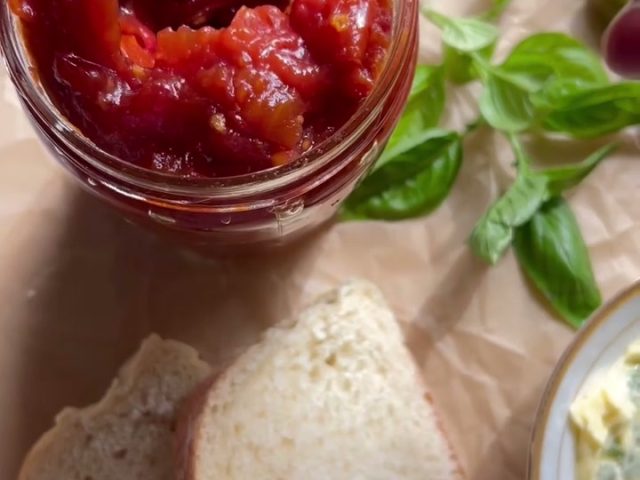OLD FASHIONED TOMATO JAM