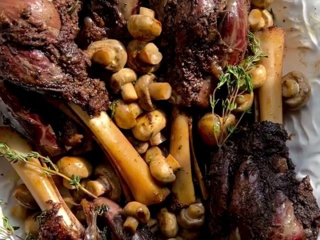 Middle Eastern Slow Roasted Lamb Shanks