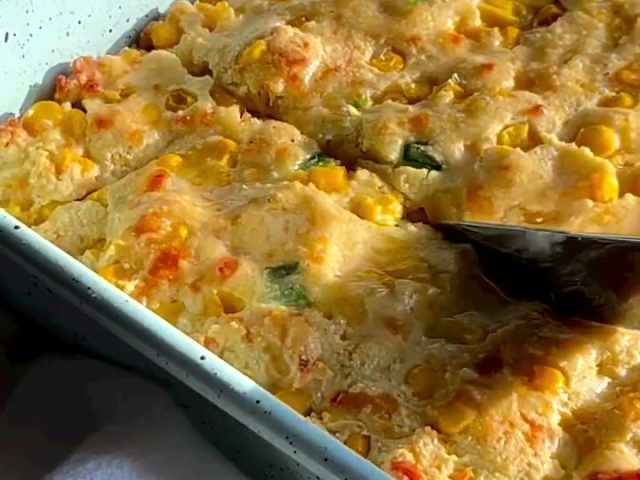 Cheesy jalapeño cornbread