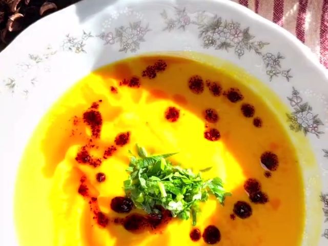 Pumpkin carrot ginger soup