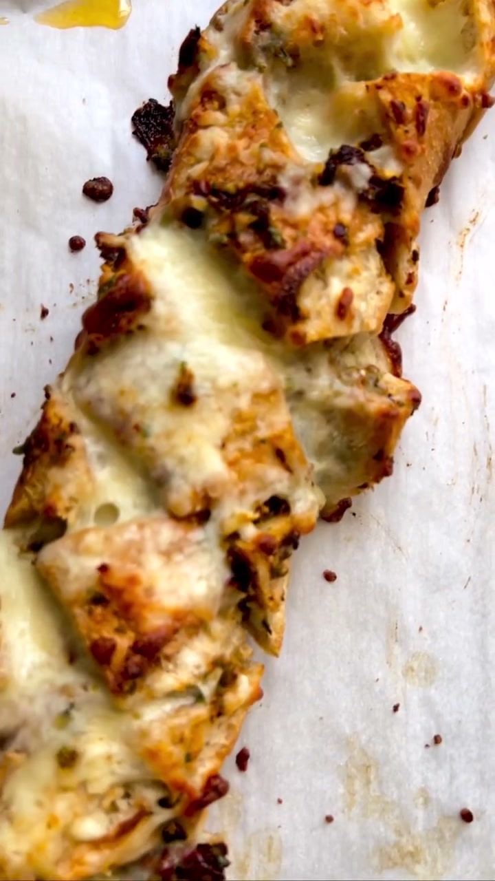 Pull apart cheesy baguette