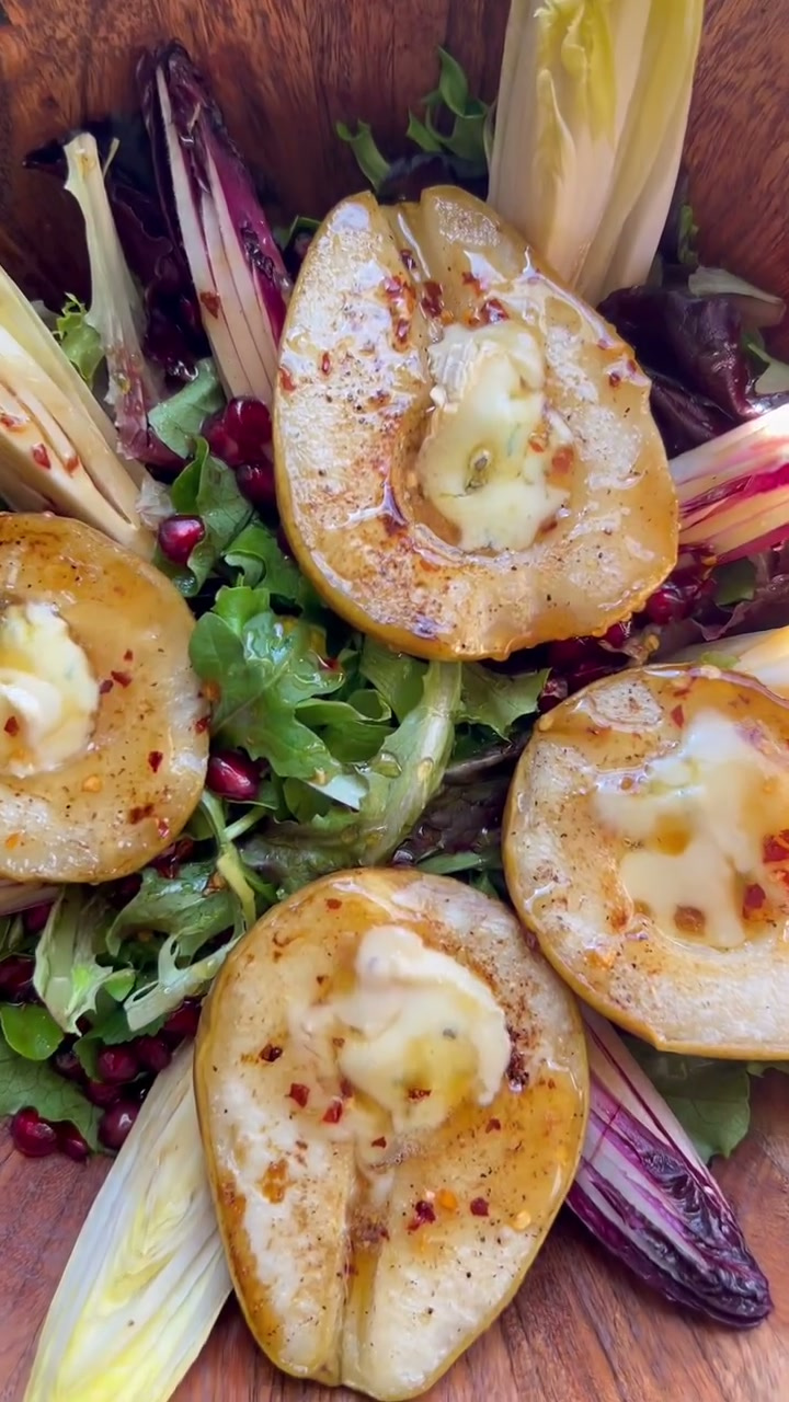 Warm pear Gorgonzola salad