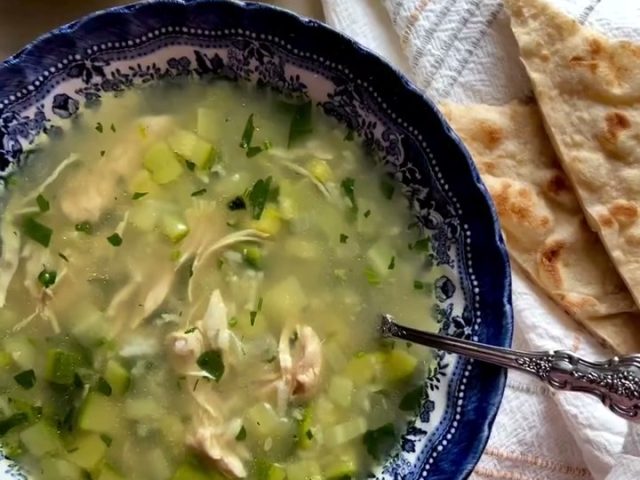 One pot leftover chicken rice soup
