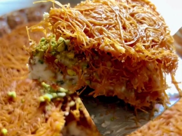 Knafeh Osmaliyeh ~ كنافة عثملية