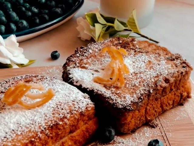 Clotted Cream-Stuffed French Toast