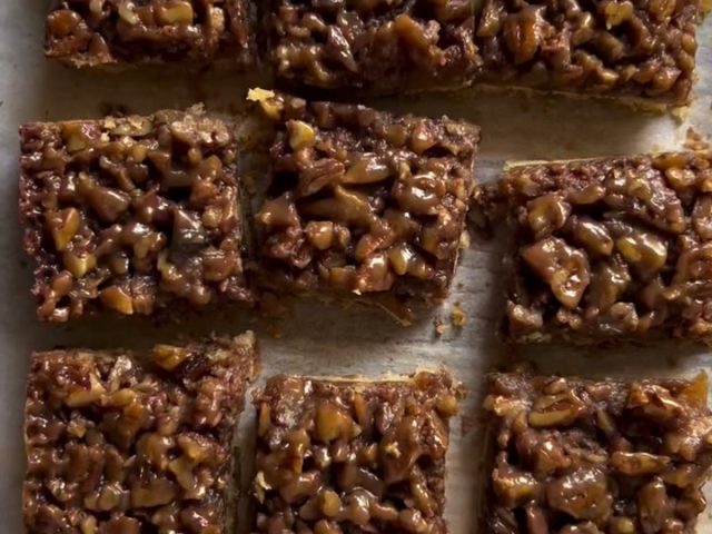 Pecan pie bars