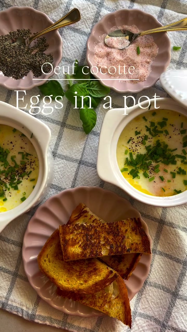 Œuf cocotte or eggs in a pot