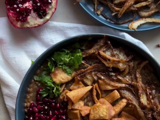 Harraq Osbao (Lentils and Handmade Pasta)