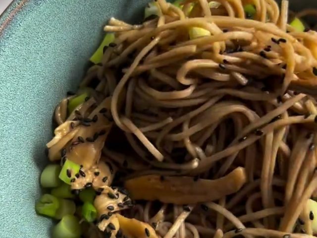 Mushroom soba noodles