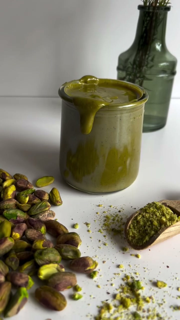 Homemade pistachio cream