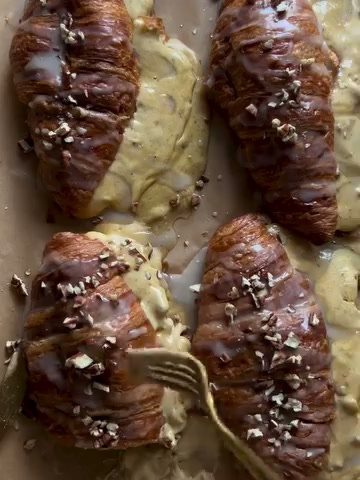 Don’t mind melted pumpkin cream cheese stuffed croissants