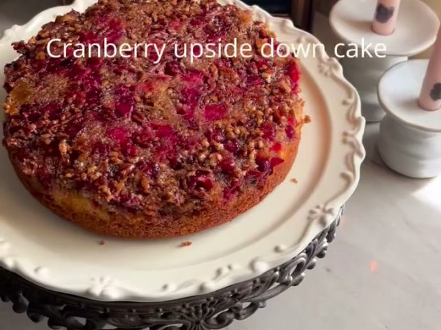 Cranberry upside down cake