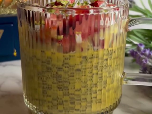 Mango lassi chia pudding