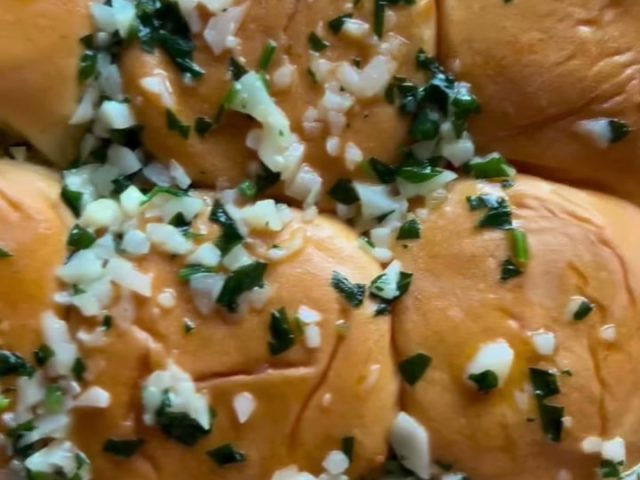 Cheese and Hawaiian rolls