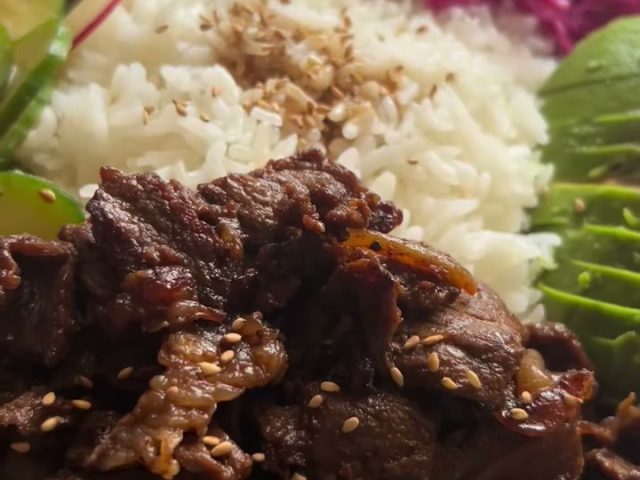 Asian inspired Beef rice bowls