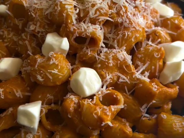 Fresh Tomato Conchiglie Pasta