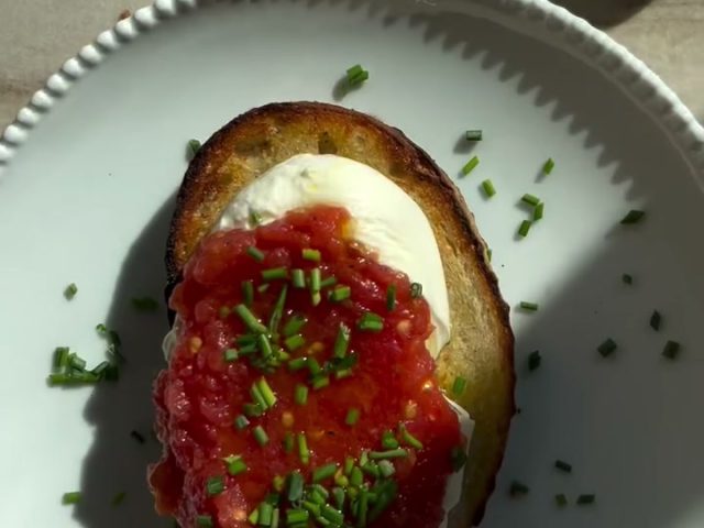 Pan con Tomate