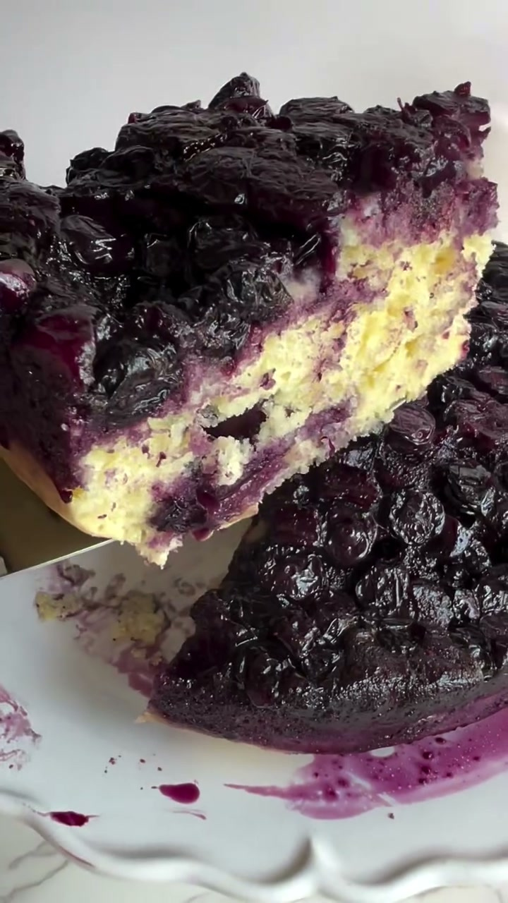 Upside down blueberry cake