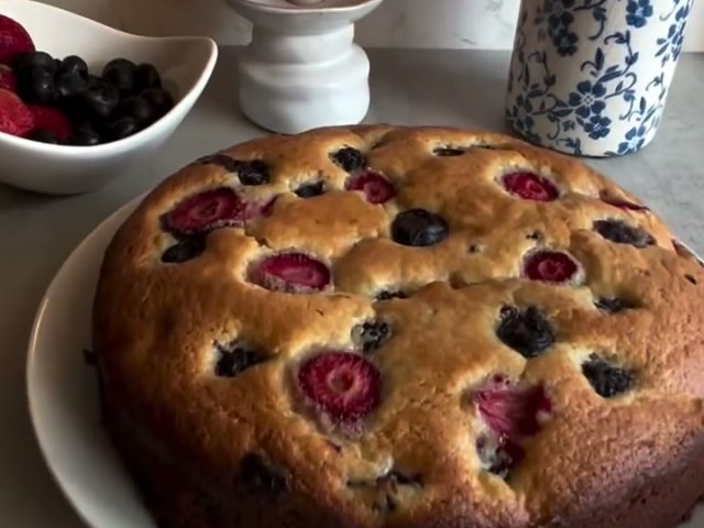 Berry Cake