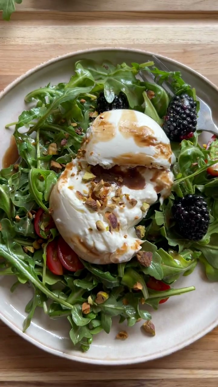 Arugula Blackberry Burrata Salad with Balsamic Vinaigrette
