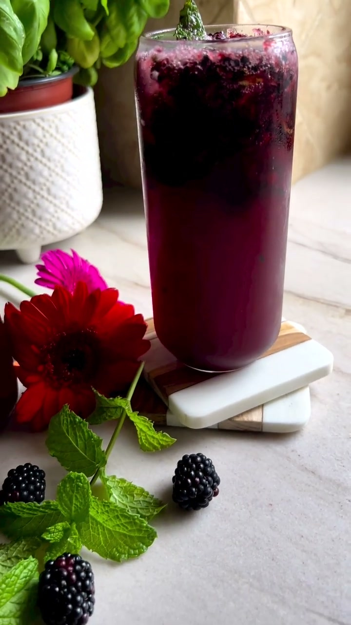 Blackberry Mint Thyme ( Mojito Mocktail )