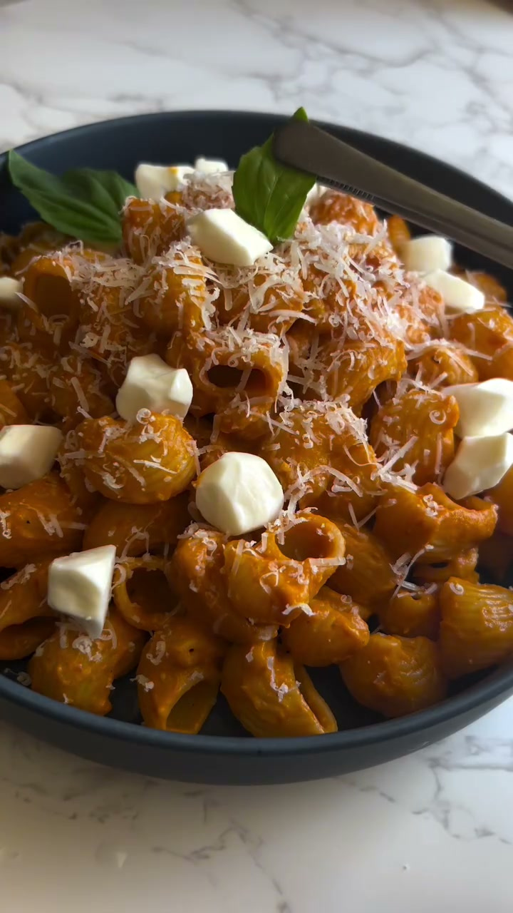 Fresh Tomato Conchiglie Pasta