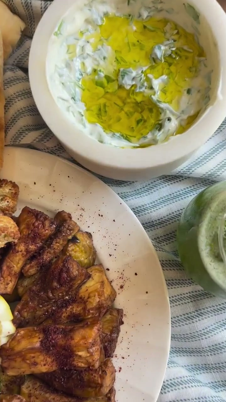 Fried Vegetable Platter with Cilantro Garlic Sauce