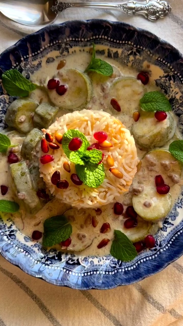 Kh’yarieh ~ White Squash in Yogurt Meat Sauce