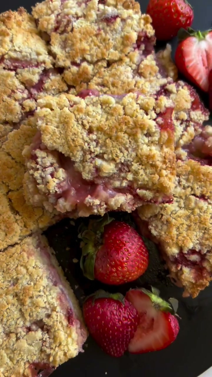 Strawberry Crumble